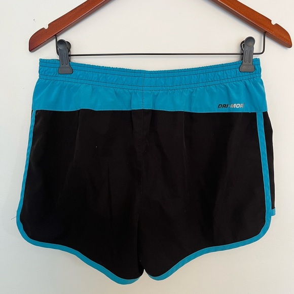 5/20$ Athletic Work Women's Black and Blue Shorts size small - Picture 3 of 5